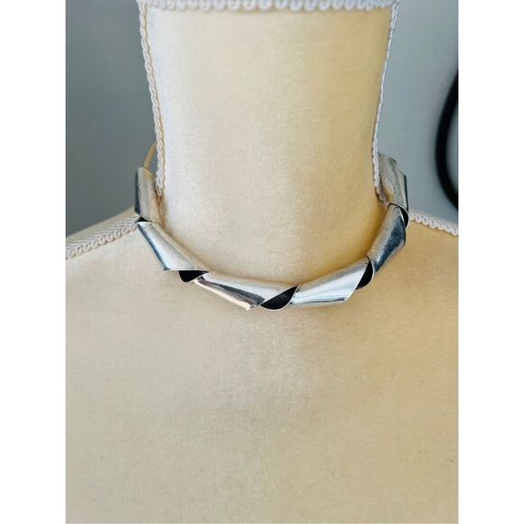 8 OTHER REASONS Twisted Collar Necklace, Silver, Rustic Style, NWT - Picture 5 of 16